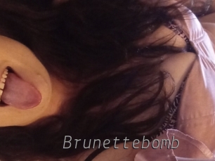 Brunettebomb