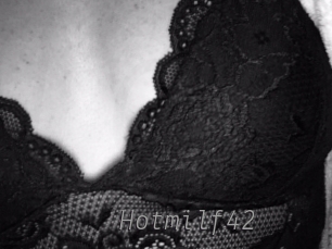 Hotmilf42