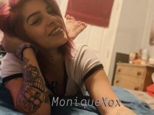 MoniqueXox