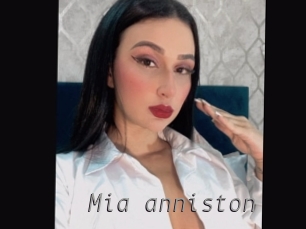 Mia_anniston