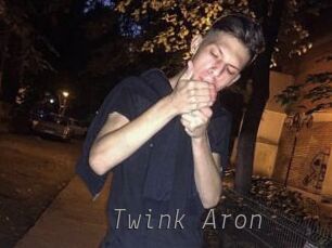 Twink_Aron